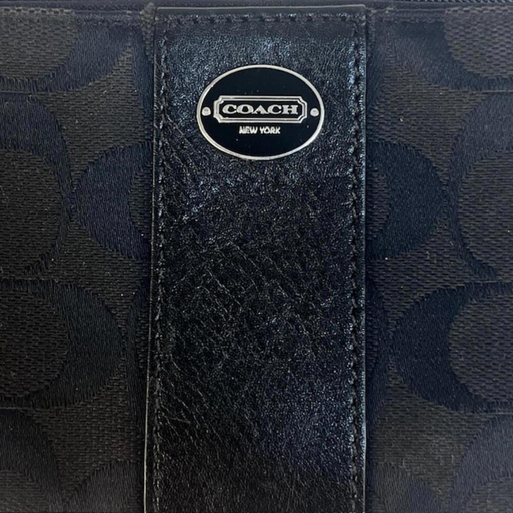 Coach Signature Black Wristlet Pouch - Picture 5 of 9